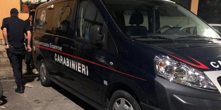 Cisterna, donna di 36 anni uccisa davanti alla figlia: la piccola chiama i soccorsi