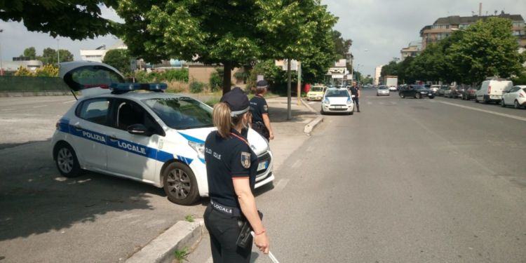Latina, multe a raffica da parte della polizia locale