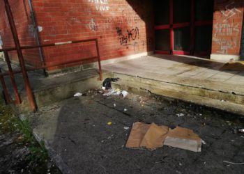 Latina, il Villaggio Trieste sprofonda nel degrado FOTO