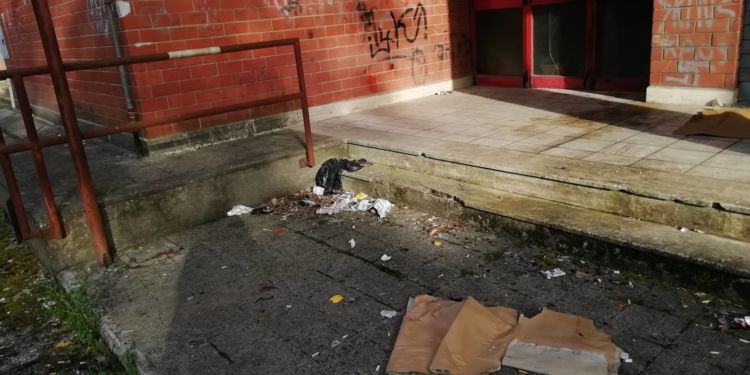 Latina, il Villaggio Trieste sprofonda nel degrado FOTO