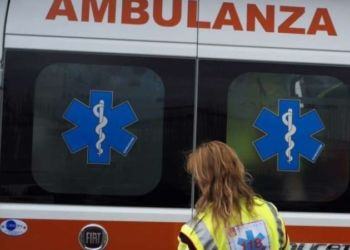 Scooter si schianta contro un’auto in viale Le Corbusier a Latina: grave un 27enne