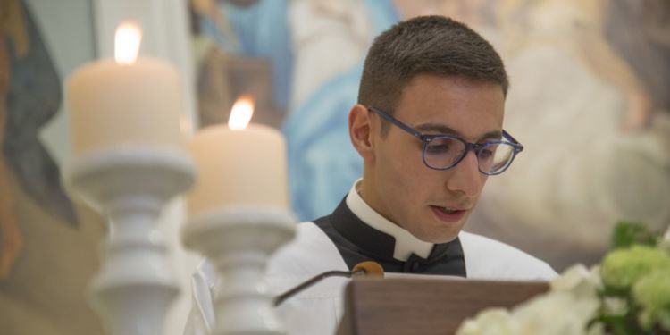 Giovane di Latina diventa sacerdote, il 28 giugno l’ordinazione nella cattedrale di San Marco