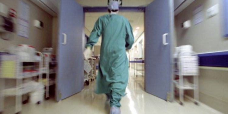 Si fa operare al naso ma finisce in arresto cardiaco: ragazza in coma al Goretti di Latina