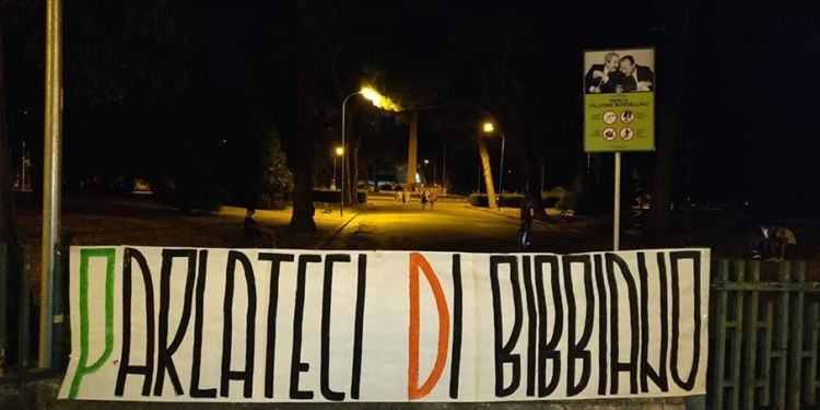 “Parlateci di Bibbiano”,  spuntano striscioni alla vigilia della festa del PD a Latina