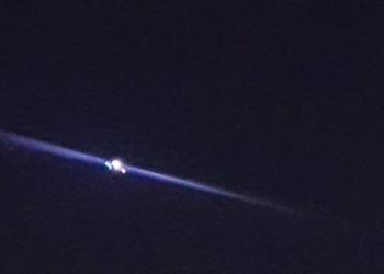 Misterioso oggetto luminoso avvistato nei cieli di Latina. La foto di un lettore