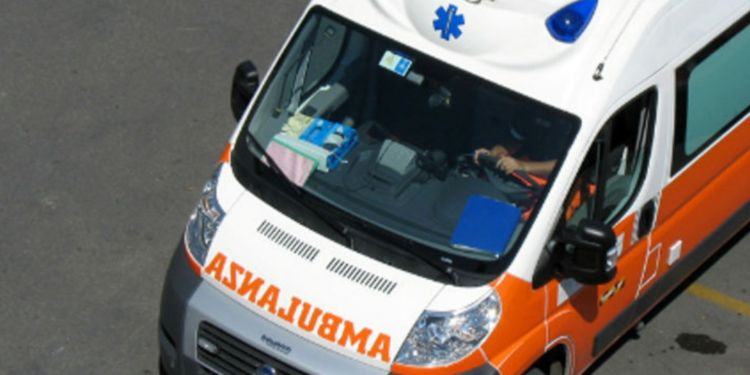 Investite in pieno da un 90enne in via Lido a Latina: due ragazze all’ospedale