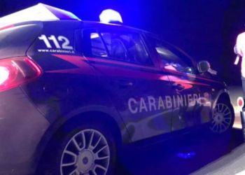 Latina, sotto effetto di alcol e droga si ribalta con l’auto: 35enne nei guai