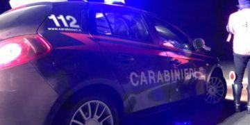 Latina, sotto effetto di alcol e droga si ribalta con l’auto: 35enne nei guai