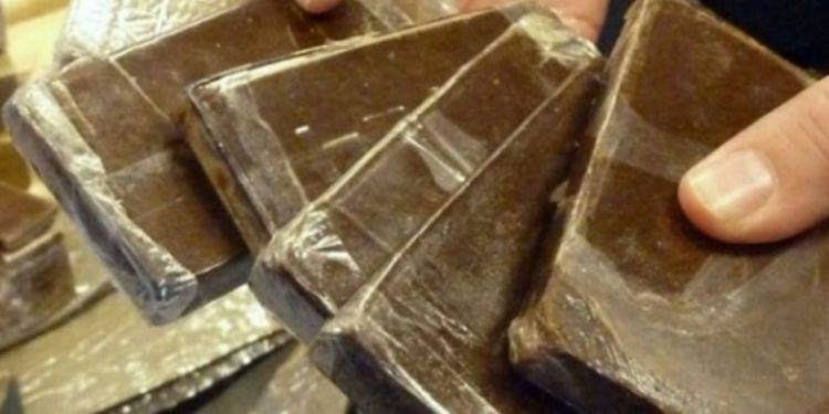Latina, beccato con un chilo di hashish in auto a Borgo Grappa: arrestato 47enne