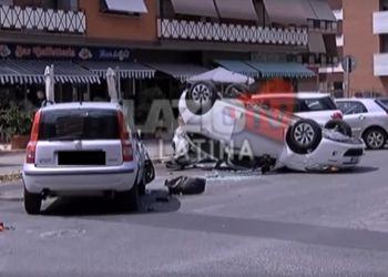 Auto si ribalta dopo l’incidente, paura in via Pontinia a Latina VIDEO