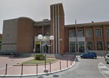 Non riesce a prelevare e semina il panico alle Poste centrali di Latina: arrestato 56enne