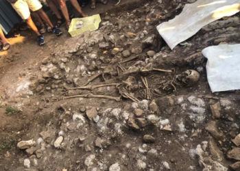 Incredibile a Latina, scoperta antica tomba con scheletri umani FOTO