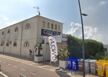 Estrae pistola durante lite al lido di Latina, la Polizia chiude il Cancun