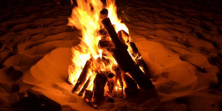 Latina lido, Coletta vieta i falò di Ferragosto