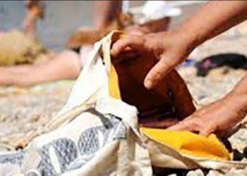 Sorpreso a rubare sotto gli ombrelloni incustoditi al lido di Latina, fermato straniero