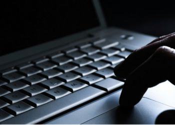 Latina, arrestato pedofilo: in casa aveva migliaia di video di bambini da 1 a 15 anni