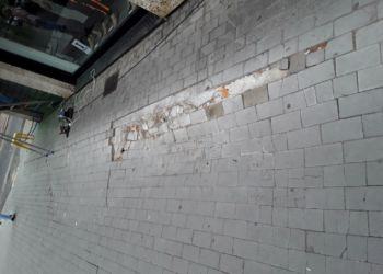 Latina, marciapiedi distrutti da 9 anni in viale Petrarca. L’ira dei cittadini FOTO