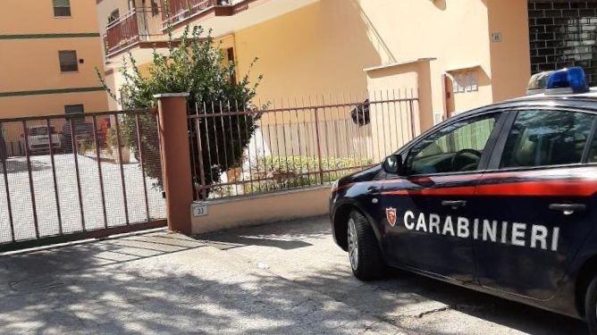Mistero a Latina, 47enne trovato morto in auto in via Sabaudia