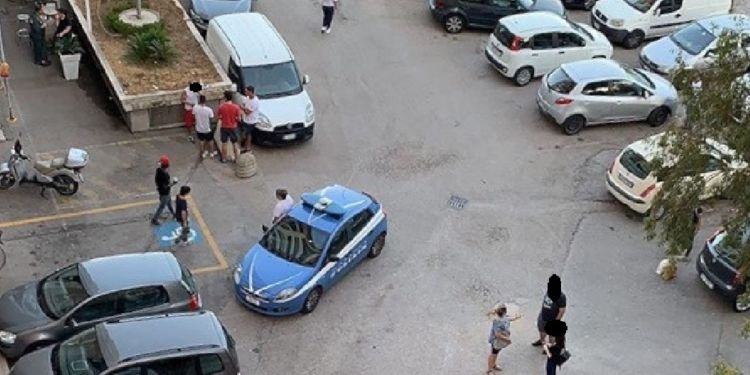 Tragedia in viale Nervi a Latina: donna si suicida gettandosi dalla tromba delle scale