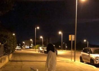 E’ psicosi Samara in provincia di Latina: in centinaia davanti al cimitero per la bimba horror