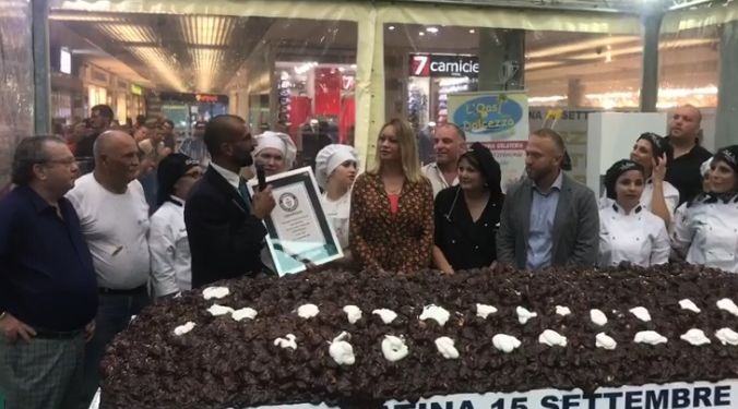 Profiterole da 430 chili, è Guinness dei Primati a Latina VIDEO