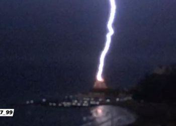 Il maltempo si abbatte su Latina e provincia: a Sperlonga fulmine colpisce Torre Truglia VIDEO