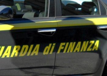 Tragedia in provincia di Latina, finanziere di 46 anni si spara in caserma