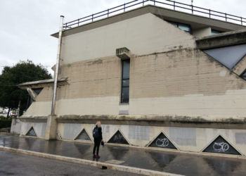 Due street artist riqualificano le autolinee di Latina