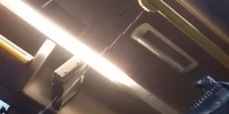 “Piove dentro i pullman”, la protesta degli studenti che raggiungono Latina VIDEO