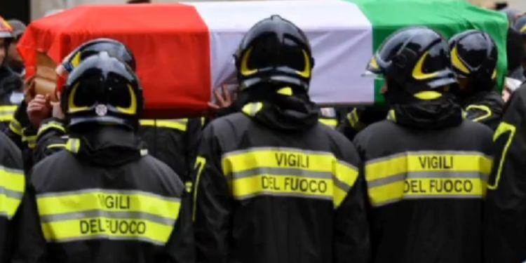 La commovente telefonata di una signora di Latina ai pompieri: “Siete degli angeli custodi. Vi voglio bene!” ASCOLTA