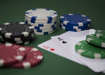 Dalla roulette al poker: i diversi giochi disponibili sui casinò online