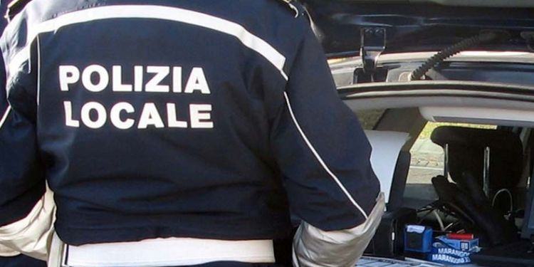 Latina, oltre il danno anche la beffa: viene investito e poi multato