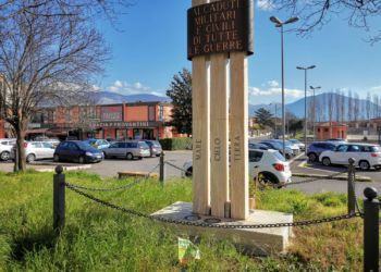 Monumento ai caduti di Latina Scalo nel degrado, Celentano: “Simbolo della sciatteria amministrativa”