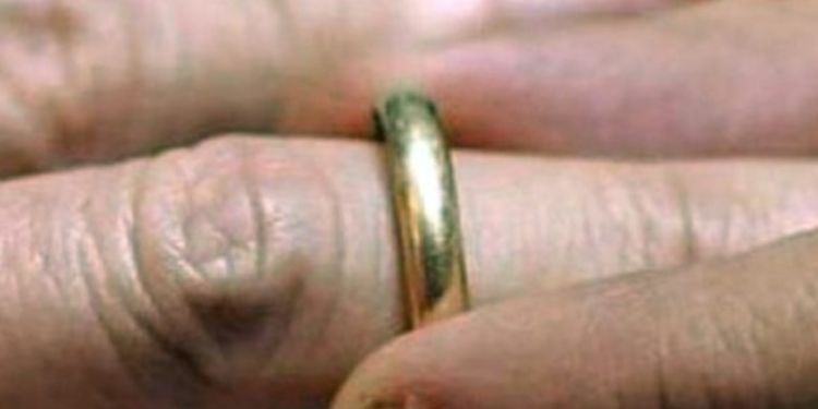 Latina, anziana derubata della fede nuziale mentre è ricoverata in ospedale