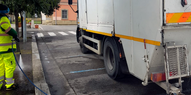 Avviata anche a Latina la pulizia straordinaria di strade e marciapiedi. Ecco dove