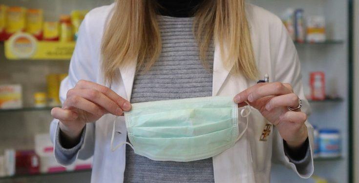 Caos prezzo mascherine anche a Latina: alcuni farmacisti sospendono la vendita per protesta