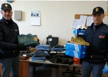 Furto da 10 mila euro in un noto negozio d’abbigliamento di Latina, denunciate due persone