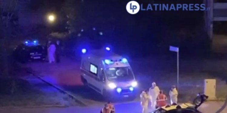 Latina, uomo si barrica in casa in via Galvaligi VIDEO