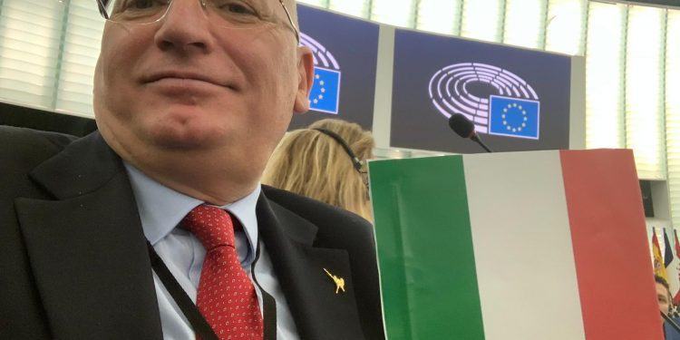 Mes, l’europarlamentare di Latina Adinolfi: “Usciamo dall’Ue e torniamo alla lira”