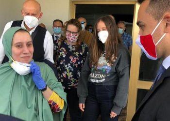 Silvia Romano e il riscatto milionario pagato ai terroristi islamici: “Immonda sceneggiata televisiva”