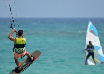 A Latina si torna in mare, via libera agli sport acquatici e in barca si può uscire in due. L’ordinanza