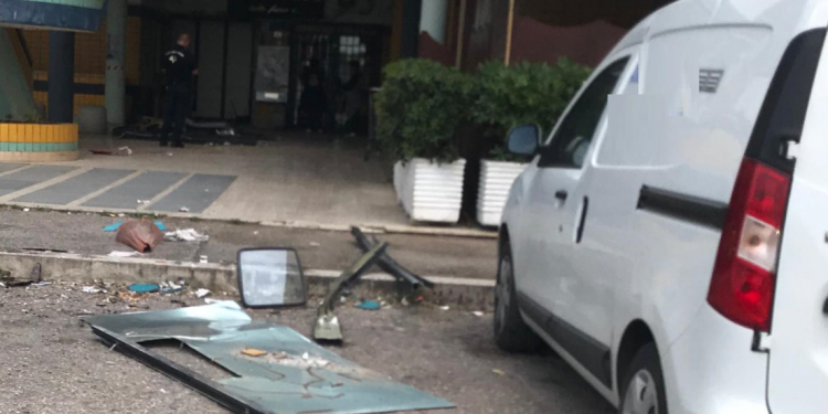 Latina, assalto al bancomat del centro Lestrella con il carro attrezzi VIDEO