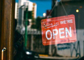 Fase 2: via libera al commercio dall’11 maggio. La richiesta delle Regioni