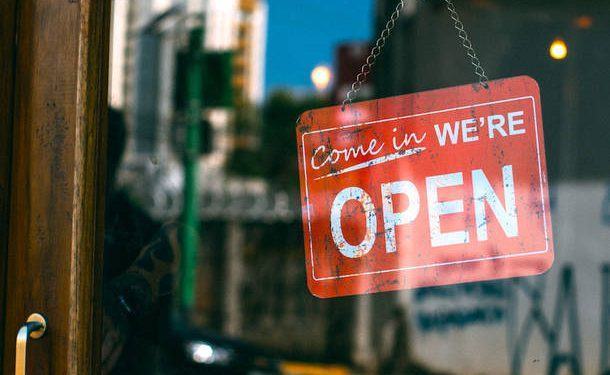 Fase 2: via libera al commercio dall’11 maggio. La richiesta delle Regioni