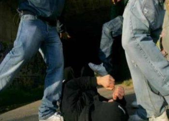 Violento pestaggio in pieno centro a Latina: branco aggredisce due giovanissimi