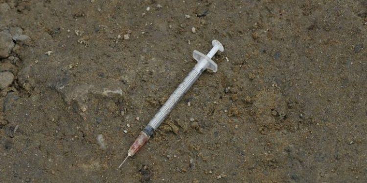 Allarme siringhe in spiaggia al lido di Latina, due punture in pochi giorni