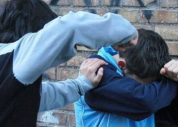 Latina: minaccia 13enne su Instagram e TikTok, poi gli rompe il naso: denunciato “bullo” di 16 anni