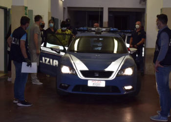 Tenta di violentare una ragazza in strada, arrestato 19enne di Sabaudia