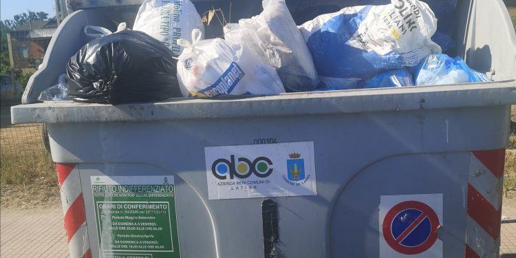 Emergenza rifiuti a Latina, Abc: “Ritardi per la chiusura temporanea dell’impianto di Aprilia”