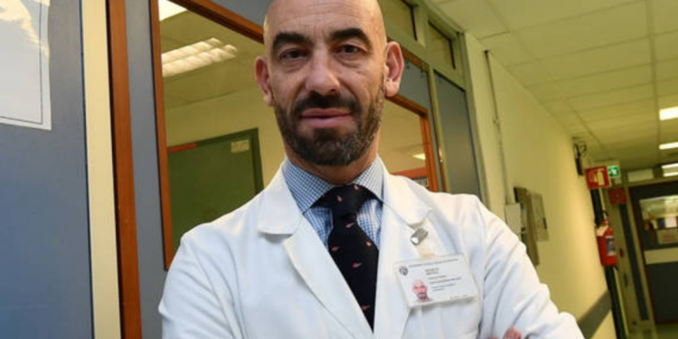 Covid, Prof. Bassetti: “Virus non è più lo stesso. Forte gruppo vuole l’emergenza”